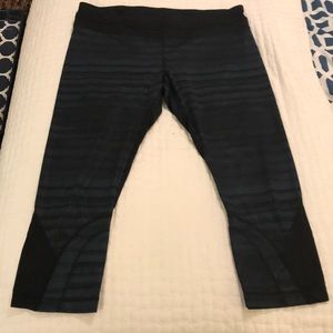 Lululemon Run Inspire Crops 12